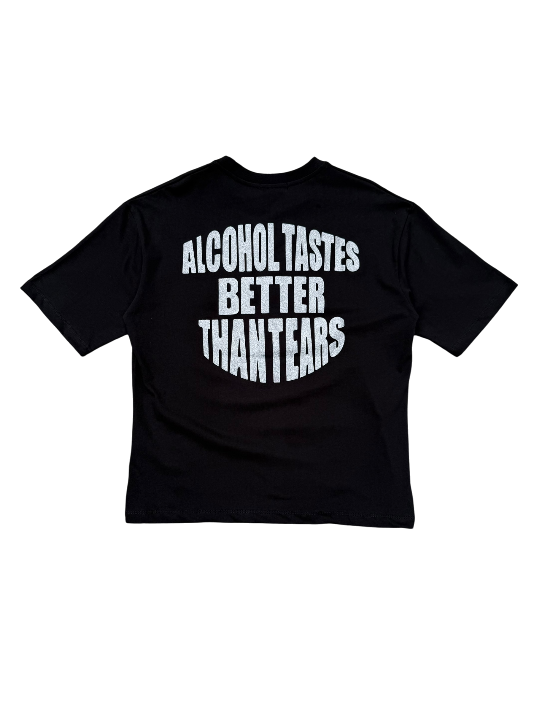 T-Shirt Boxyfit Scritta Retro "ALCOHOL TASTES BETTER THAN TEARS" Argentata Brillantinata